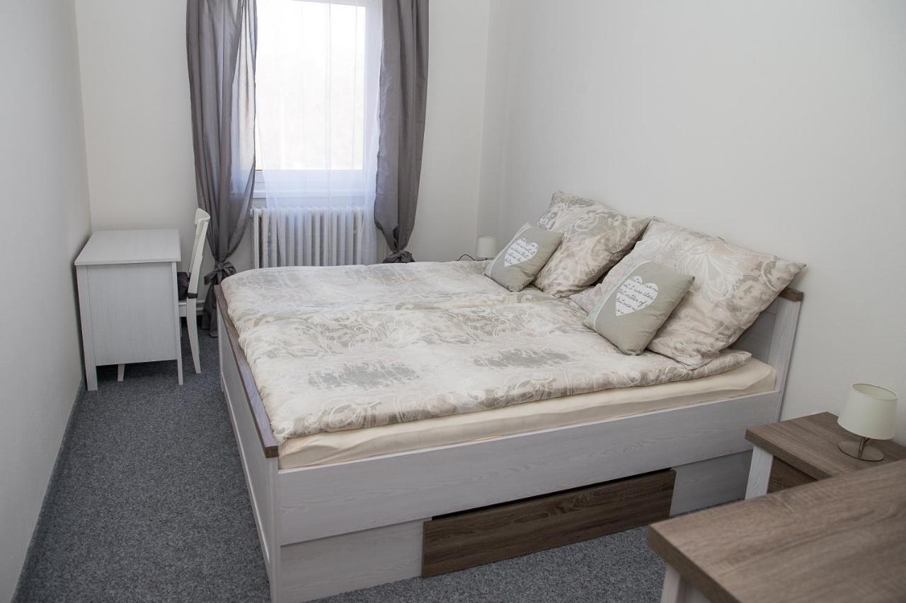 Penzion 68 Hotel Kladno Luaran gambar