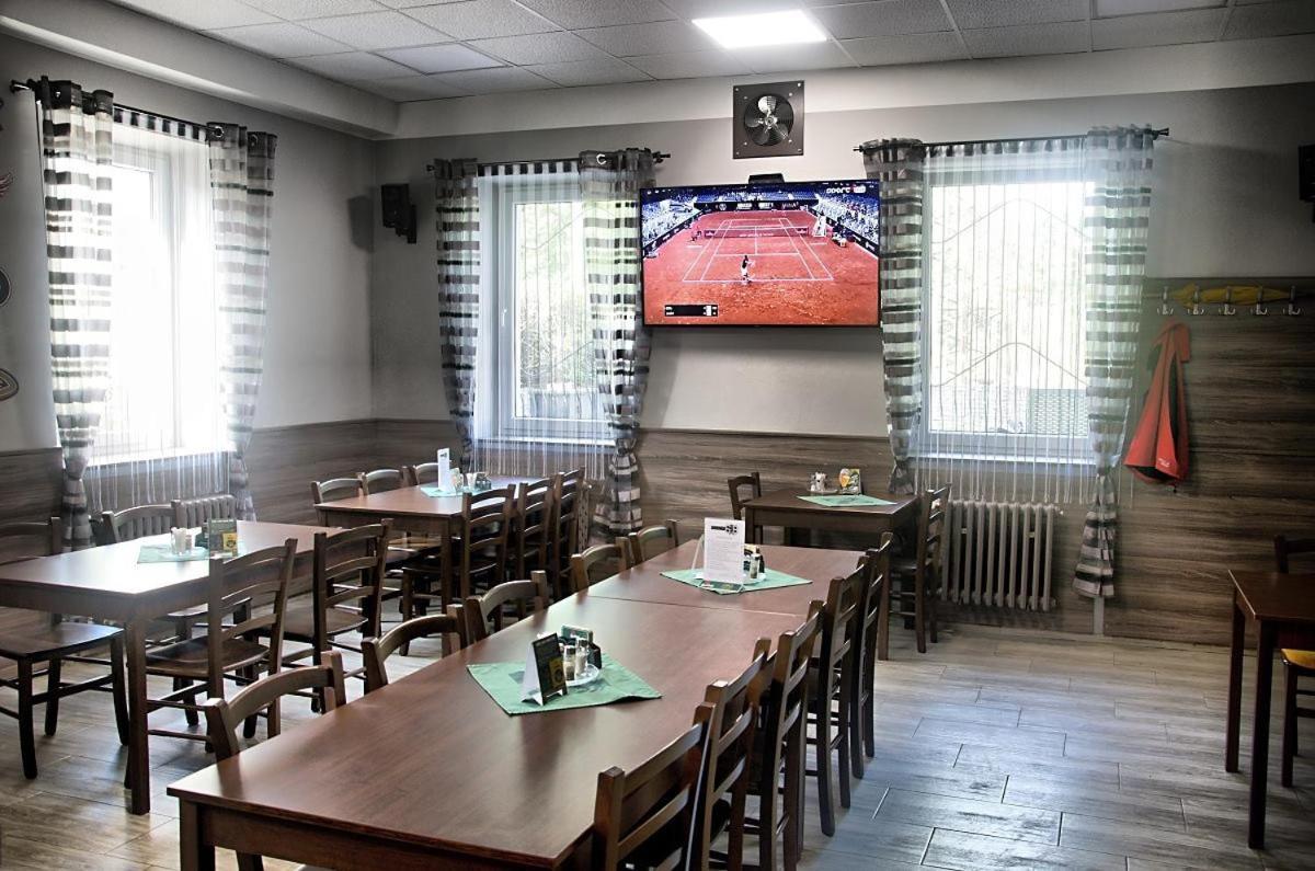 Penzion 68 Hotel Kladno Luaran gambar